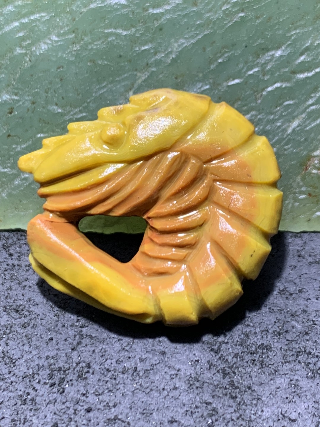 精美亚光战国红玛瑙手工雕刻虾形平安扣一个，寓意：能屈能伸，