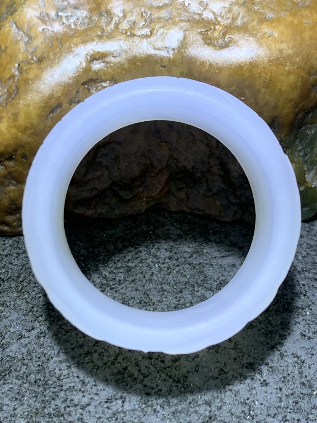 精美亚光高玉化海洋玉髓手工雕刻银龙鱼扳指一个！