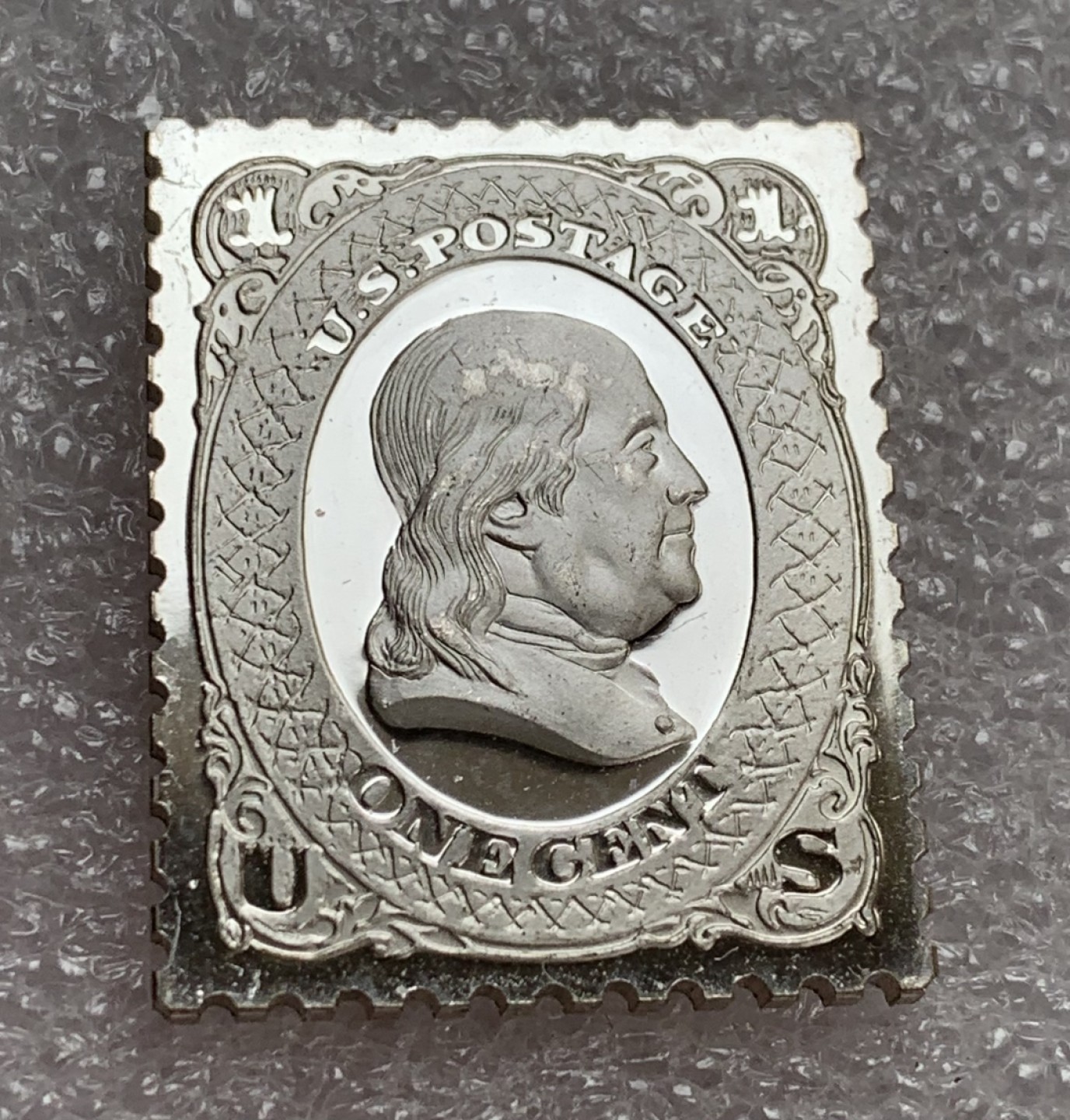 瓶子🏺第87期拍卖会 美国1867-1870年富兰克林1分银质邮票  世界邮政后铸  27×21mm  9.74g