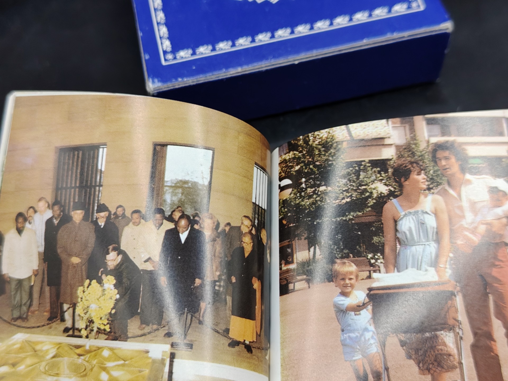 全场0元起拍 第47期 咸鱼国勋章拍卖专场 4月16日（周日）下午6：00开始 东德迷你画册 彩页 小400页