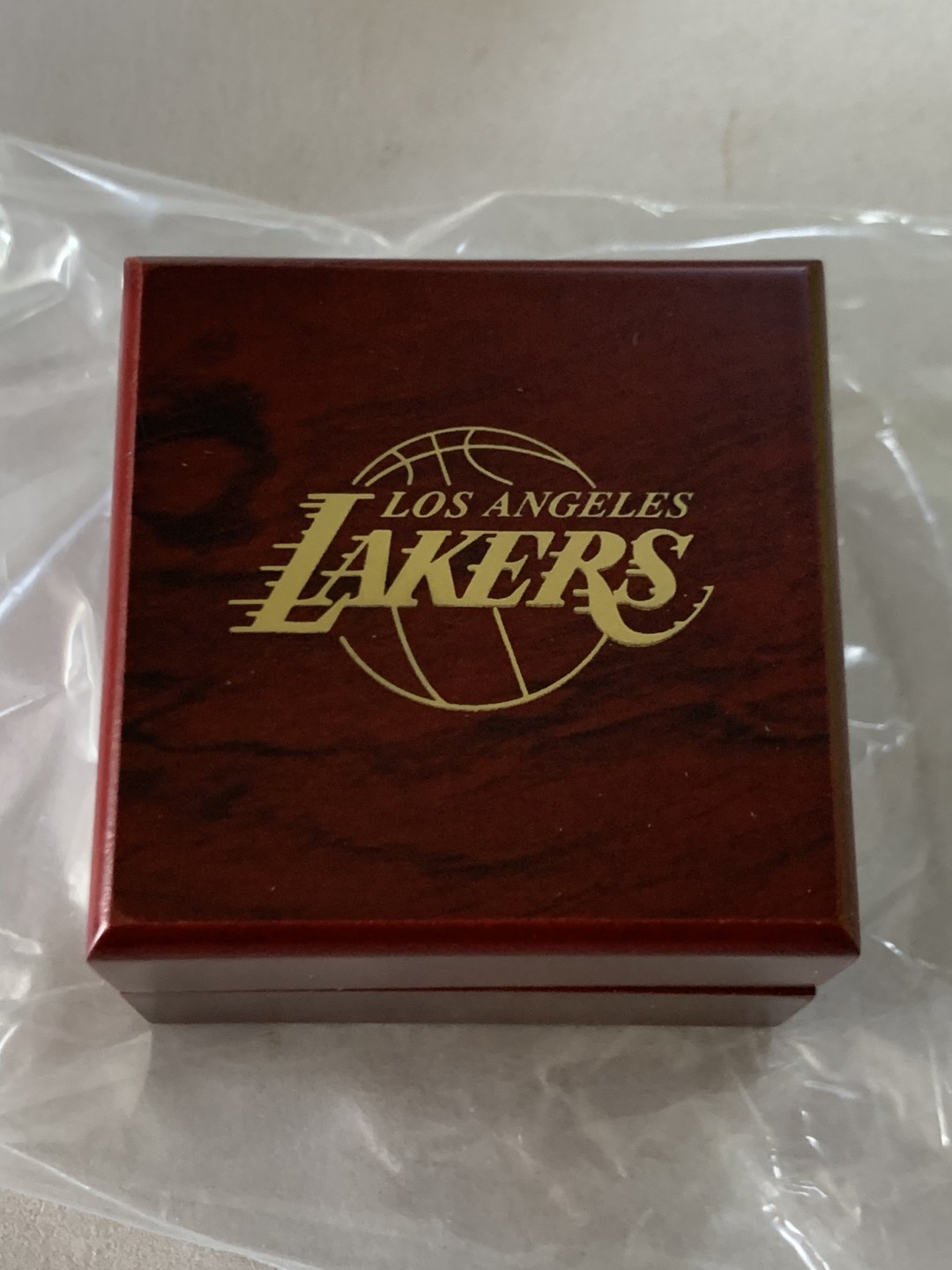 零元拍：2015-2016赛季 洛杉矶湖人队科比NBA生涯退役戒指 科比·布莱恩特 黑曼巴 老大 生涯退役戒指 非官方球迷纪念版 带木盒收藏 