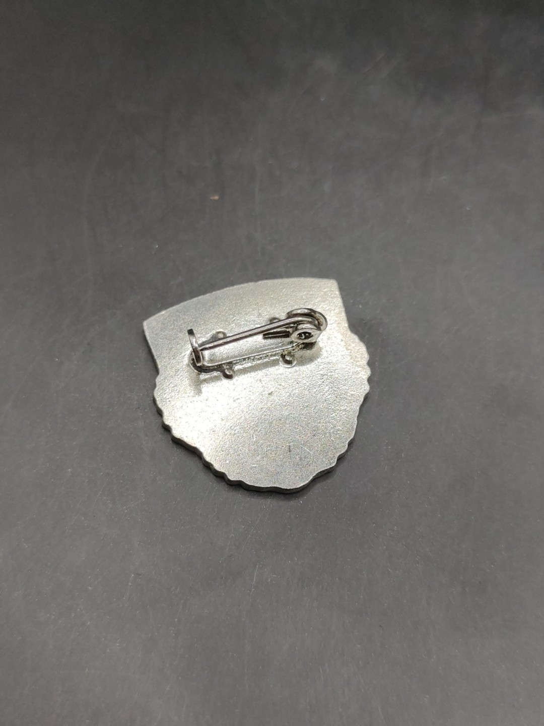 全场0元起拍 第47期 咸鱼国勋章拍卖专场 4月16日（周日）下午6：00开始 东德gst摩托车技能章