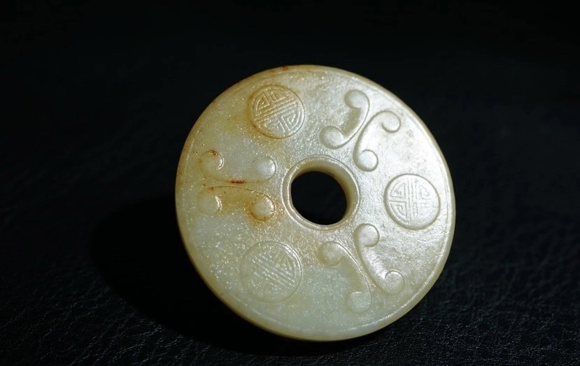 ｜冷门出品｜精选专拍·第叁拾伍场· 明清工老和田玉回纹团寿玉璧把件