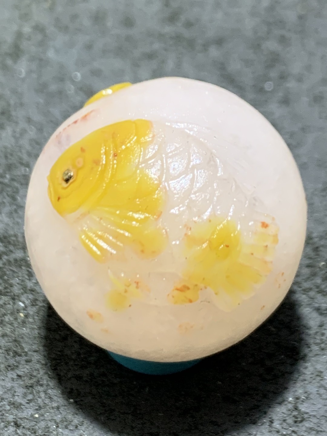 精美冰飘亚光战国红玛瑙手工巧色巧雕富贵有余圆珠一个，