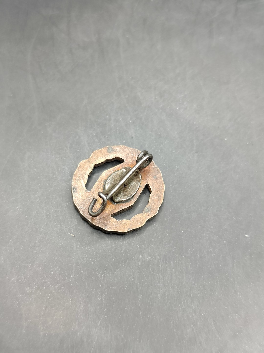 全场0元起拍 第47期 咸鱼国勋章拍卖专场 4月16日（周日）下午6：00开始 东德dtsb珐琅章