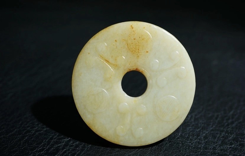 ｜冷门出品｜精选专拍·第叁拾伍场· 明清工老和田玉回纹团寿玉璧把件