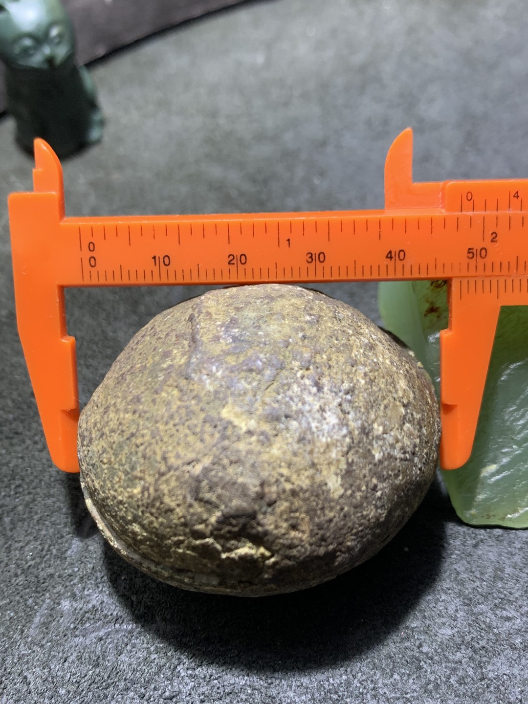 精美原皮战国红玛瑙对切原石象形摆件一对，