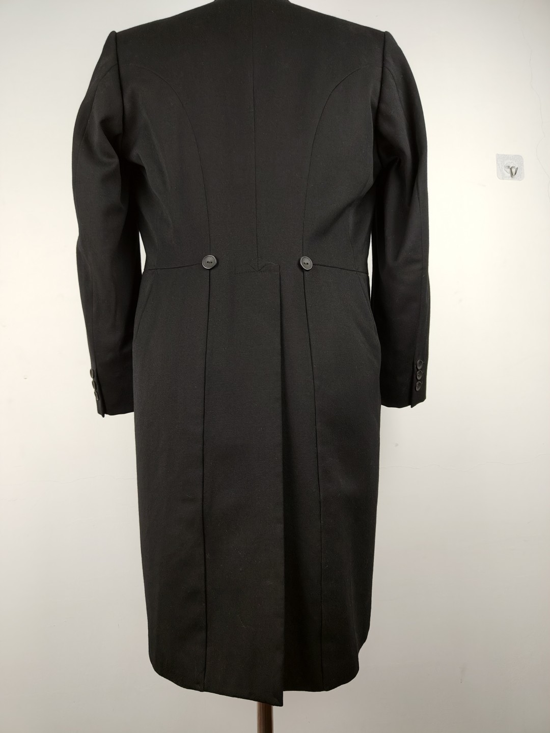 全场0元起拍 第47期 咸鱼国勋章拍卖专场 4月16日（周日）下午6：00开始 日本洋服店定制 纯羊毛晨礼服 可挂勋章 图中勋章为参考品，不在拍卖范围内