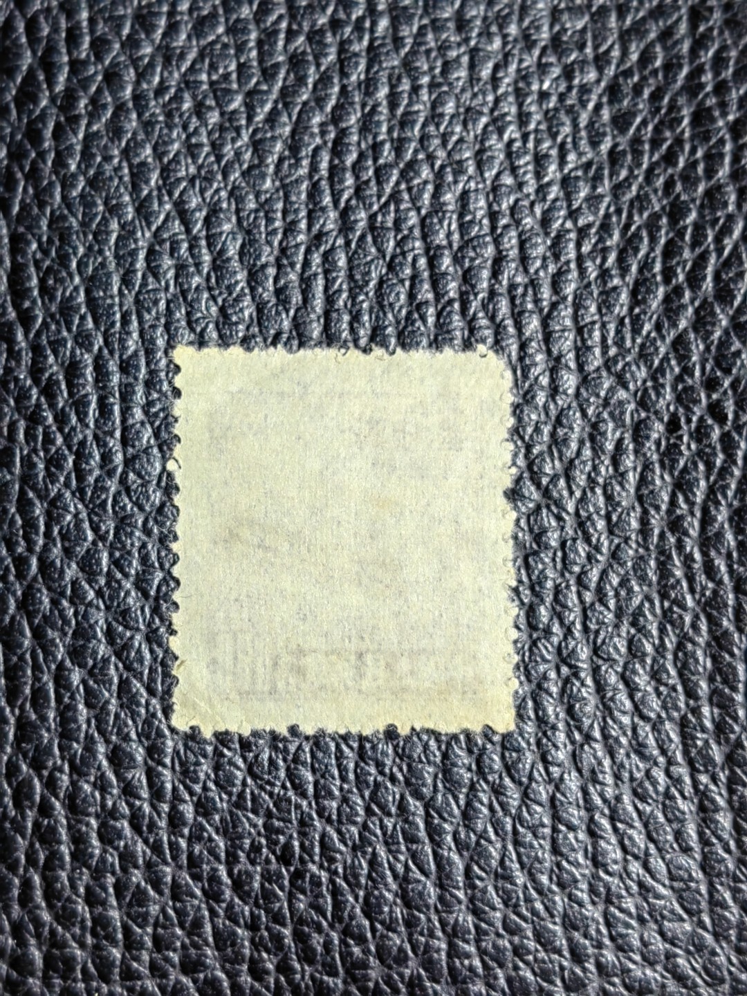 洪涛臻品批发群  精选邮票限时拍卖第二百三十二期 普2  面值3000元一枚，上品软折等，1950年新中国成立发行的第一组普票，年代久远，具有较高的收藏意义，喜欢不要错过