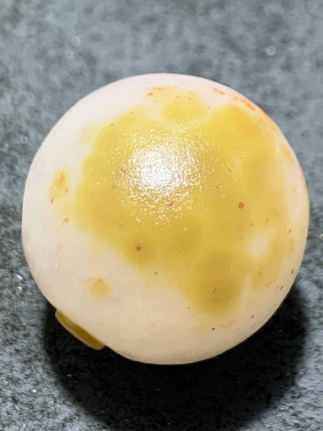 精美冰飘亚光战国红玛瑙手工巧色巧雕富贵有余圆珠一个，
