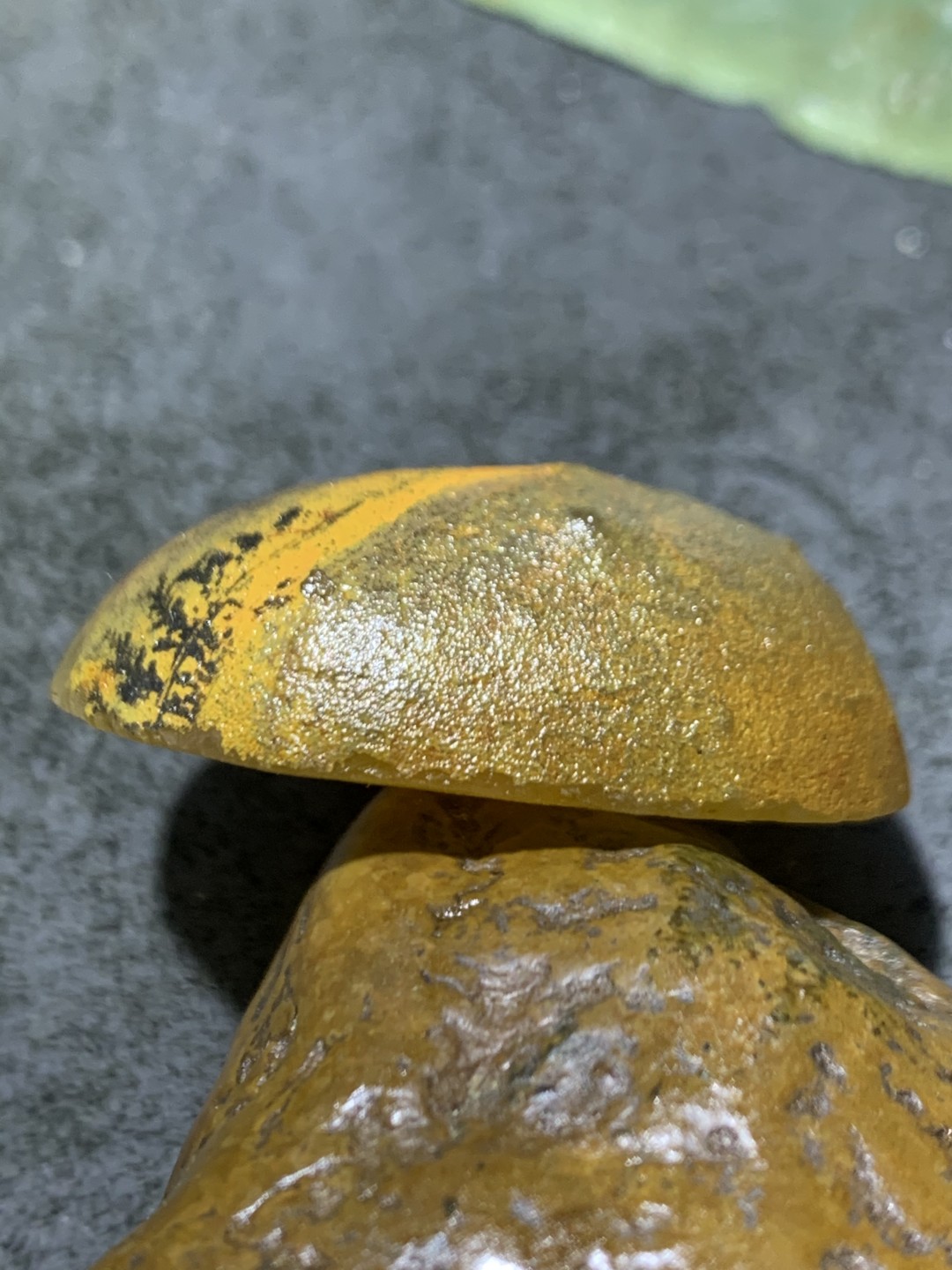 精美原皮高玉化冻料蒙料战国红玛瑙手工影雕工艺一心向佛吊坠一个