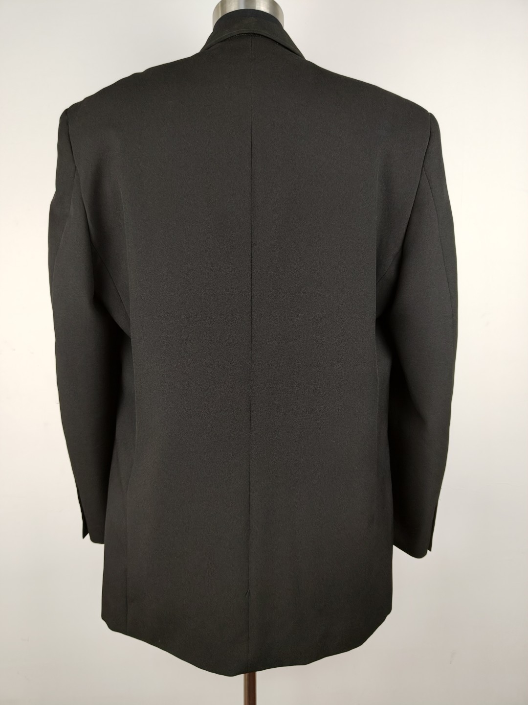 全场0元起拍 第47期 咸鱼国勋章拍卖专场 4月16日（周日）下午6：00开始 德国产 黑色西服