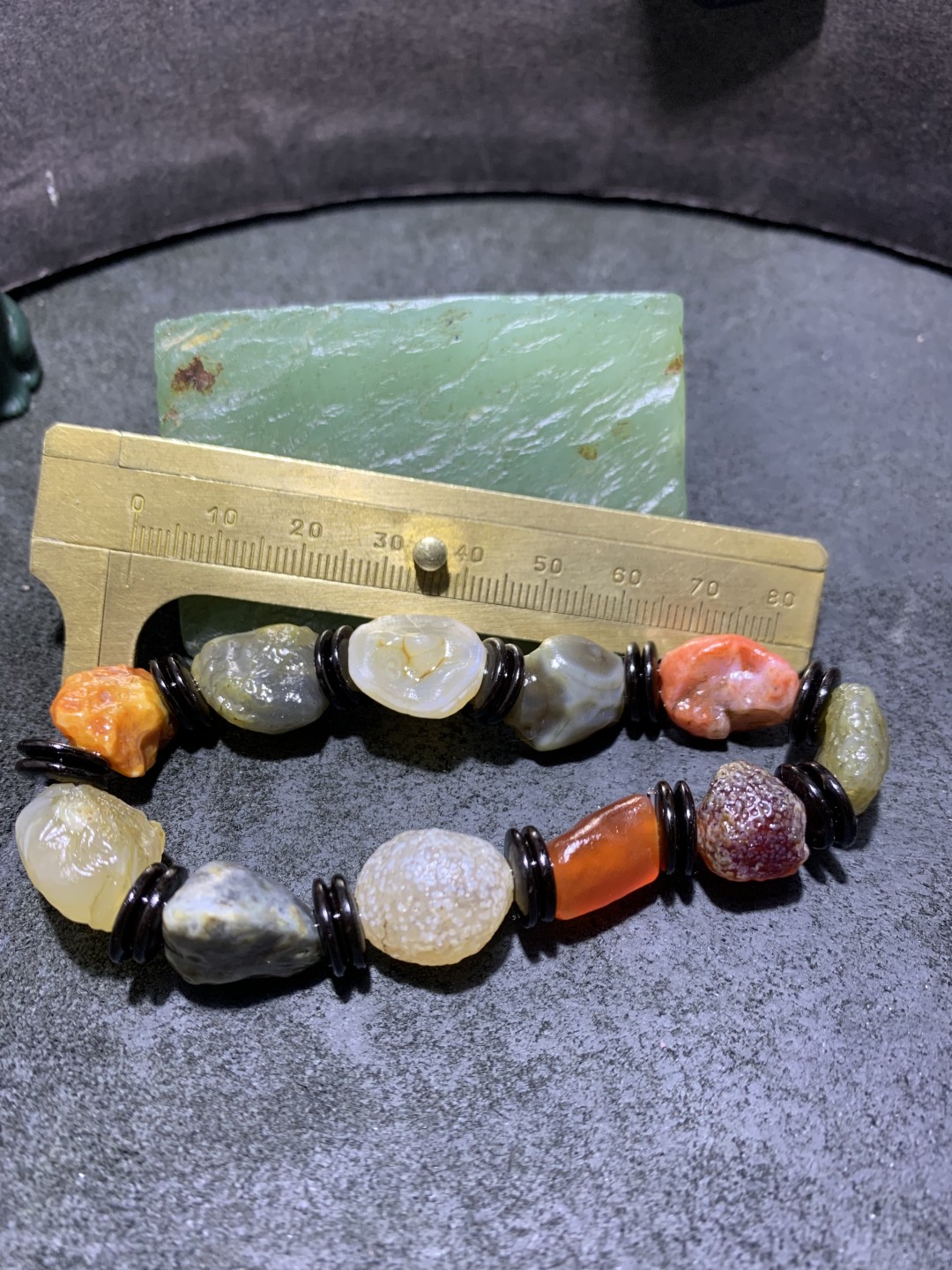 精美阿拉善筋脉石玛瑙原石手串一条，