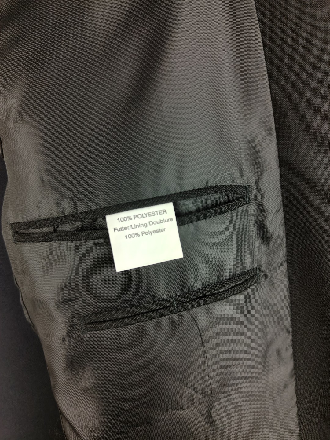 全场0元起拍 第47期 咸鱼国勋章拍卖专场 4月16日（周日）下午6：00开始 德国产 黑色西服