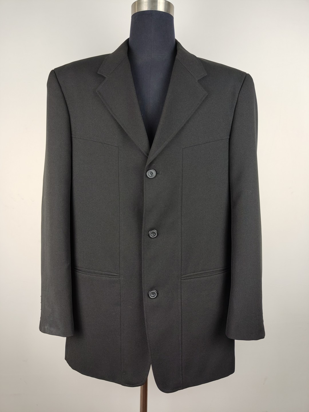 全场0元起拍 第47期 咸鱼国勋章拍卖专场 4月16日（周日）下午6：00开始 德国产 黑色西服