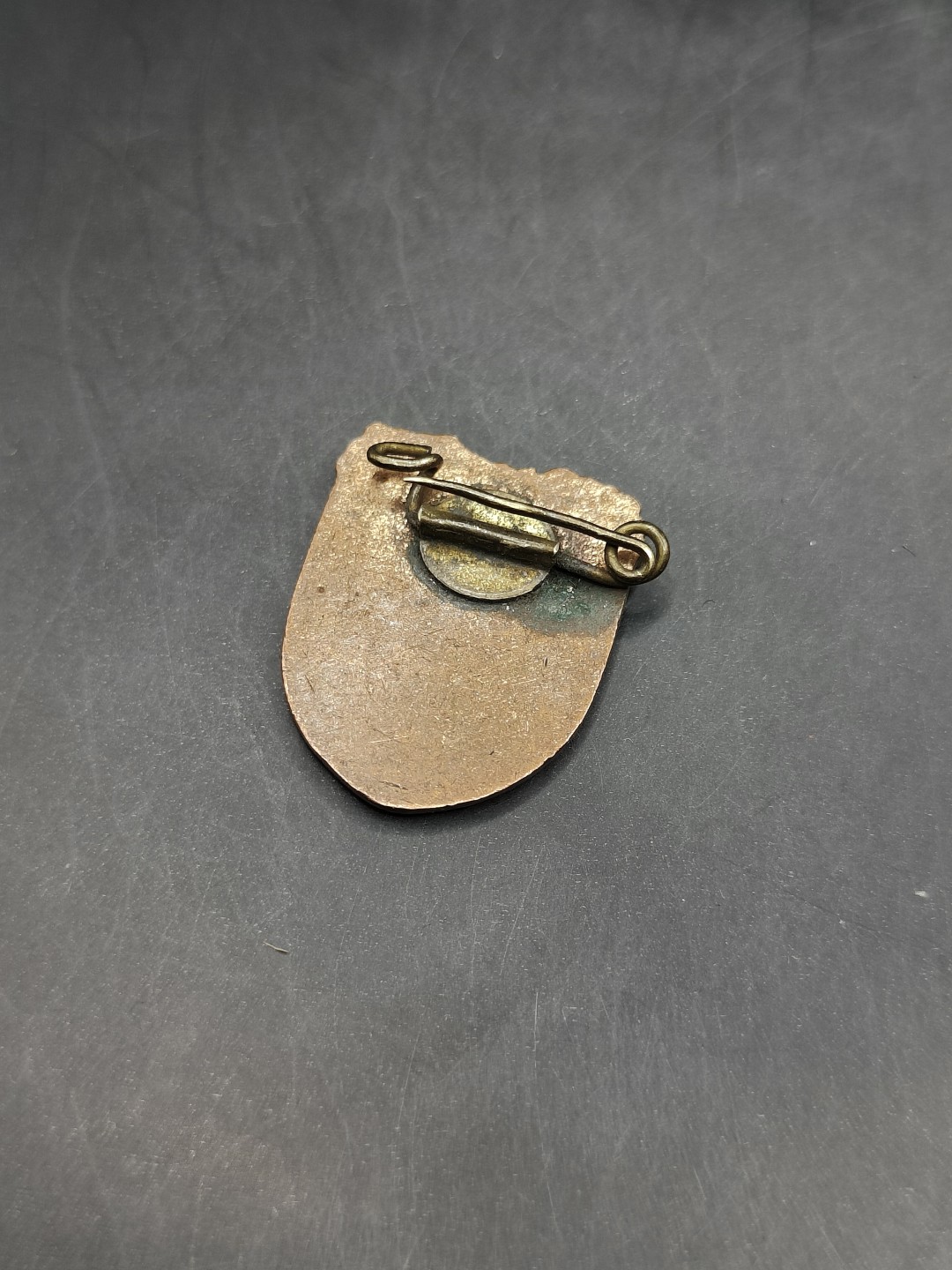 全场0元起拍 第47期 咸鱼国勋章拍卖专场 4月16日（周日）下午6：00开始 东德国徽珐琅章