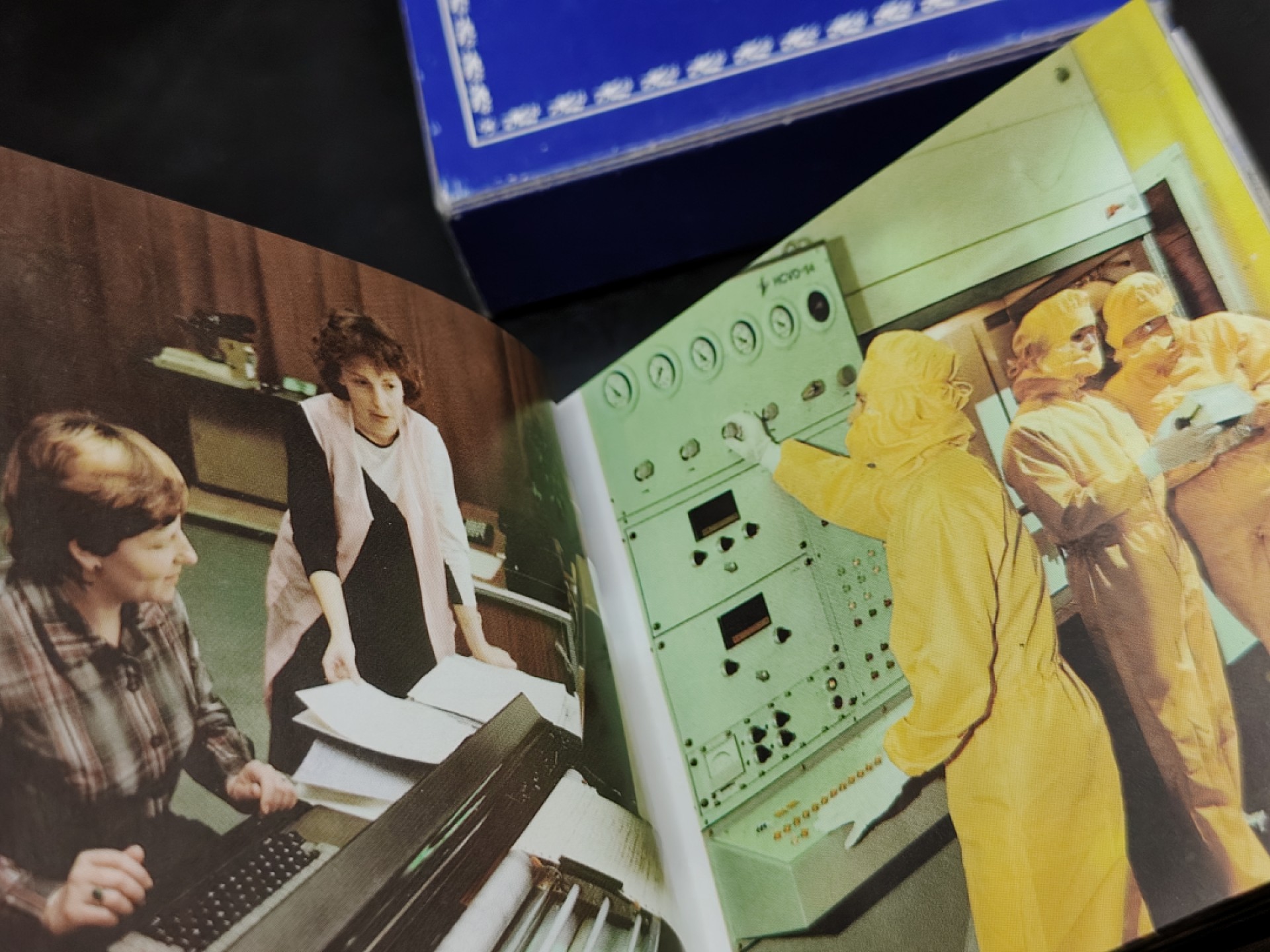 全场0元起拍 第47期 咸鱼国勋章拍卖专场 4月16日（周日）下午6：00开始 东德迷你画册 彩页 小400页