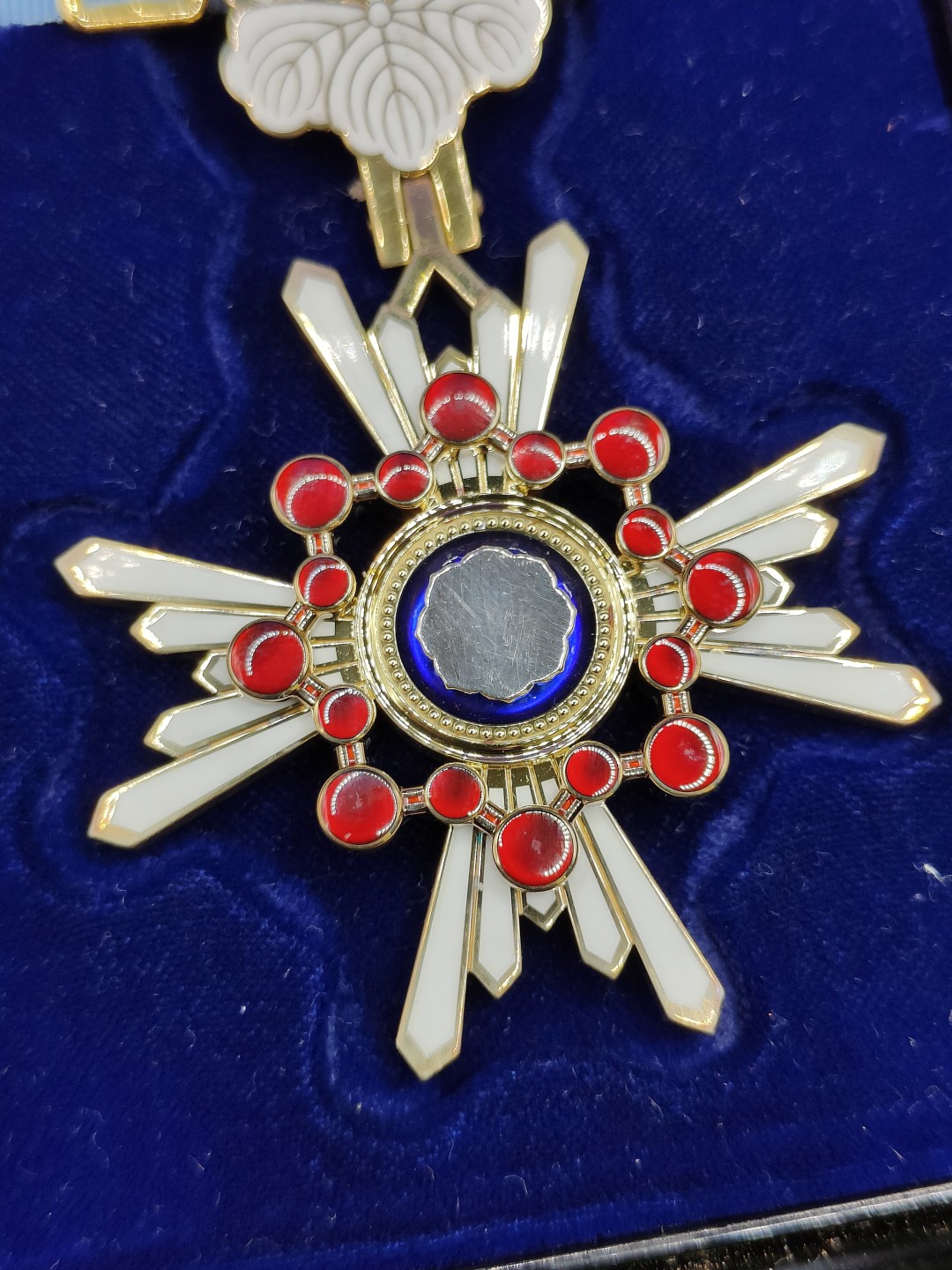 全场0元起拍 第47期 咸鱼国勋章拍卖专场 4月16日（周日）下午6：00开始 美品 日本荣典后 瑞宝中授章 银制