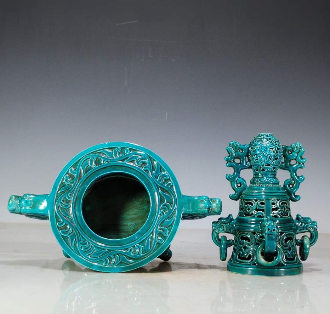 大清乾隆年制·精工细作满工绿釉暗饰刻瓷两体熏香炉。 - 亚太艺术品