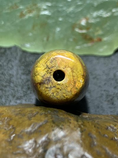 精美黄金草花纹战国红玛瑙桶珠一颗！ 精美黄金草花纹战国红玛瑙桶珠一颗！