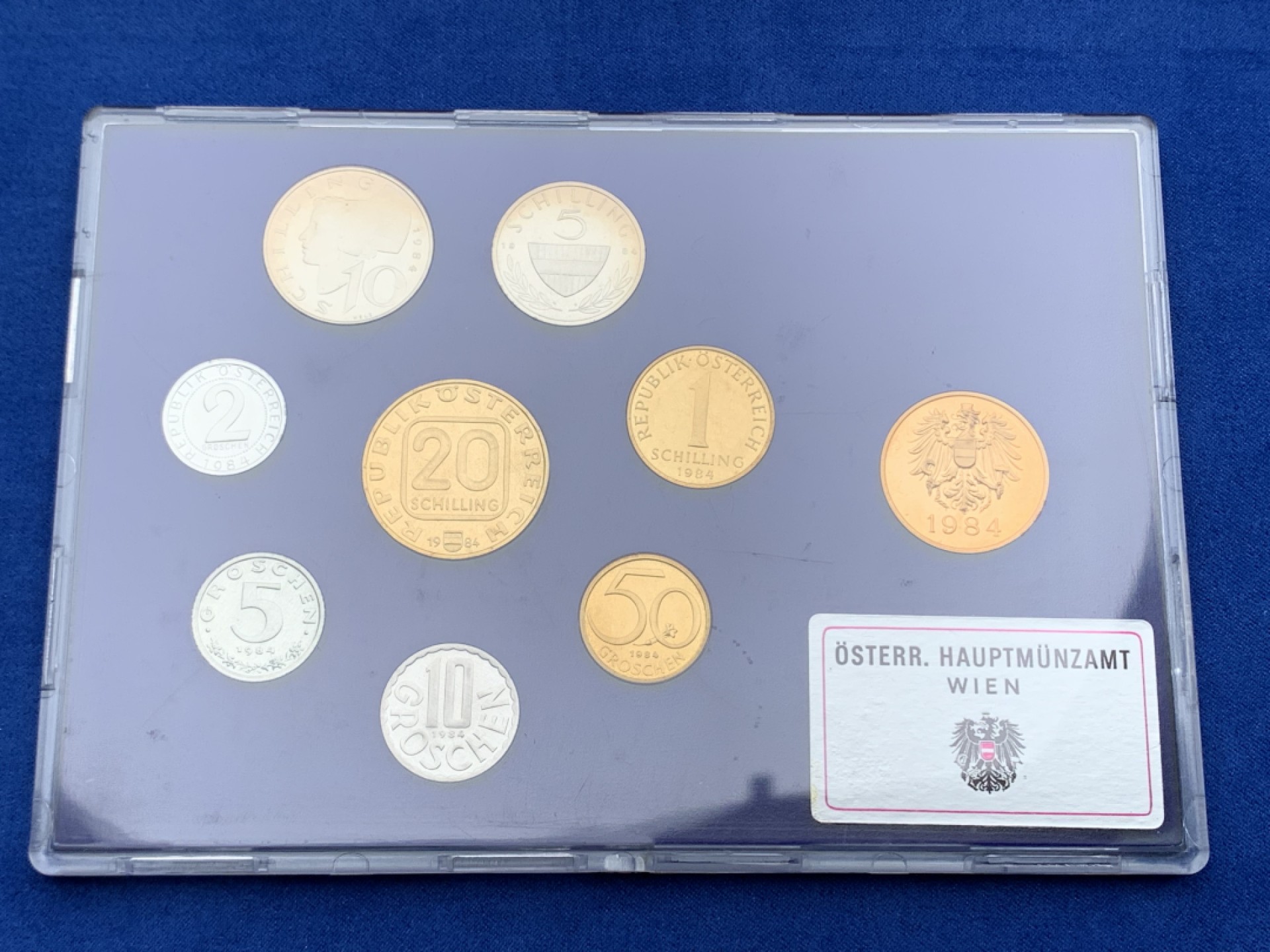 《竞宝斋》第154场-周日，周一，周四 3场 (全场包邮) 奥地利1984年 精制币八枚和一枚章