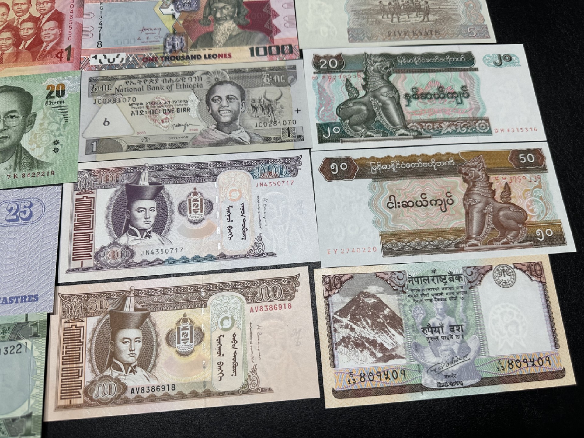 《外钞收藏家》第二百六十一期（连拍第一场） 20张精美纸币一起 全新UNC