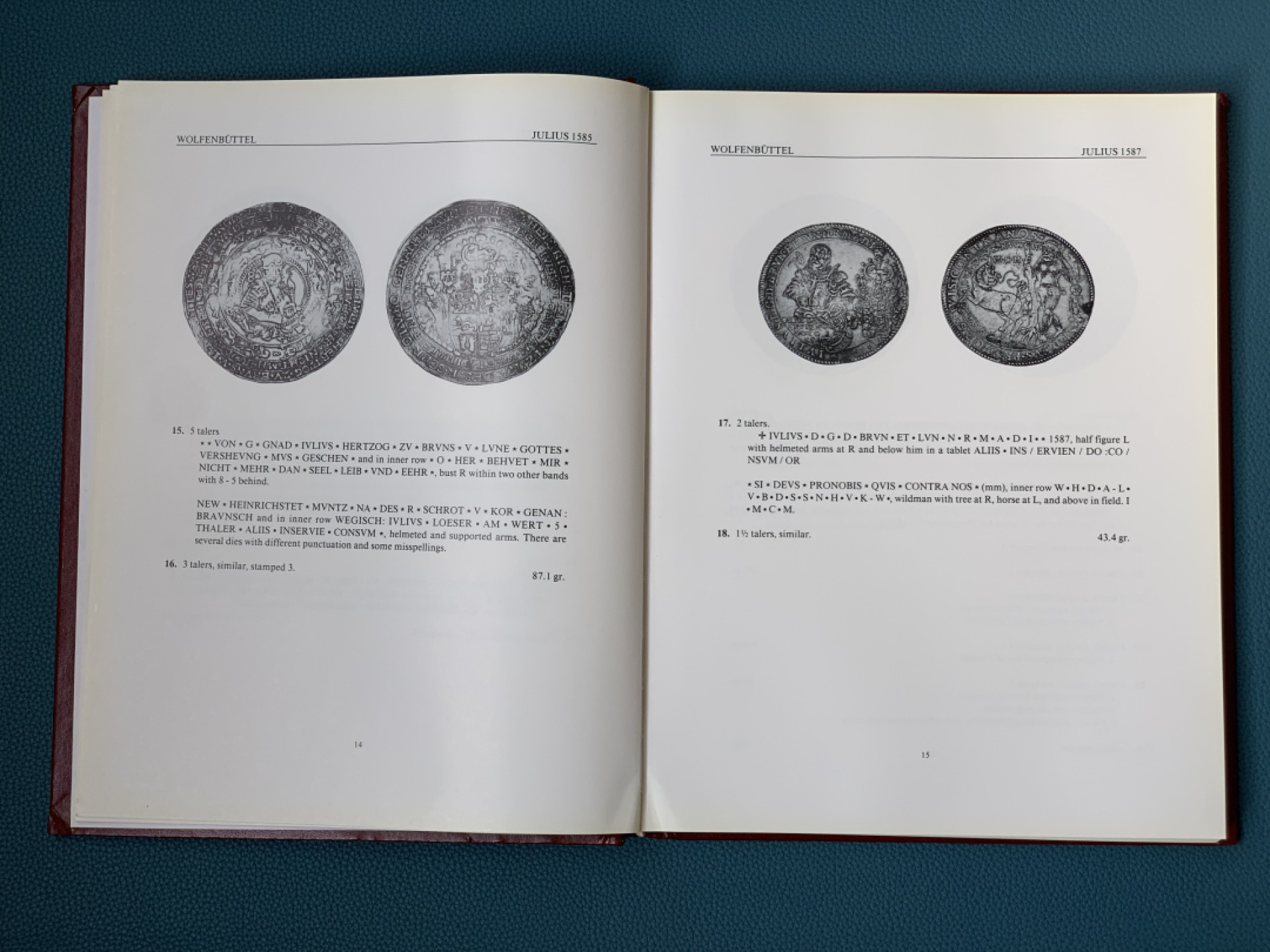 《竞宝斋》第154场-周日，周一，周四 3场 (全场包邮) 绝版书籍 达文波特 大直径银币目录 近全新，这本书更少见，国外也难寻，16世纪--19世纪，书籍为精装厚皮，纸张优良，很多稀少评级币此书均有收录，十分难得，值得收藏