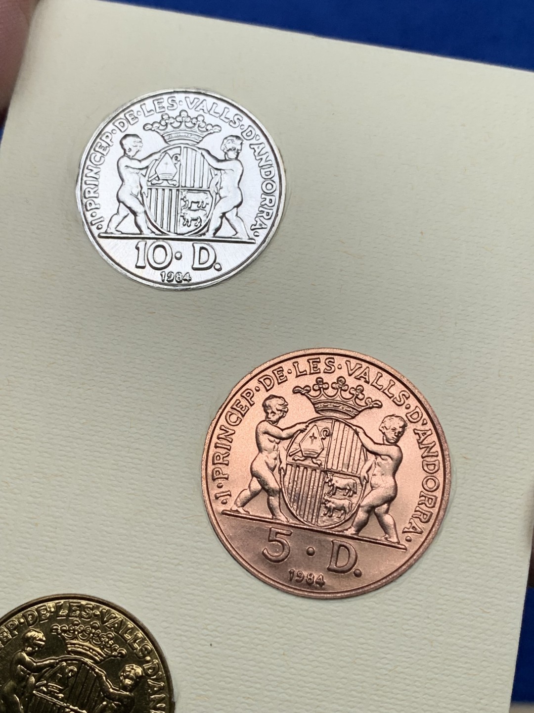 《竞宝斋》第154场-周日，周一，周四 3场 (全场包邮) 安道尔1984年 1/5/10第纳尔 天主教系列三枚 最大面值是银币 非常少见 发行量都是7500枚