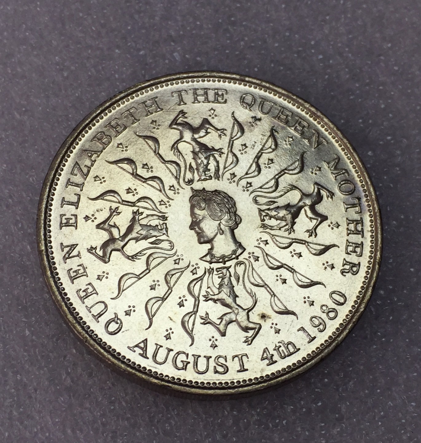 方圆集藏第三期专场 11212-英国1980年伊丽莎白女王王太后80岁生日纪念克朗