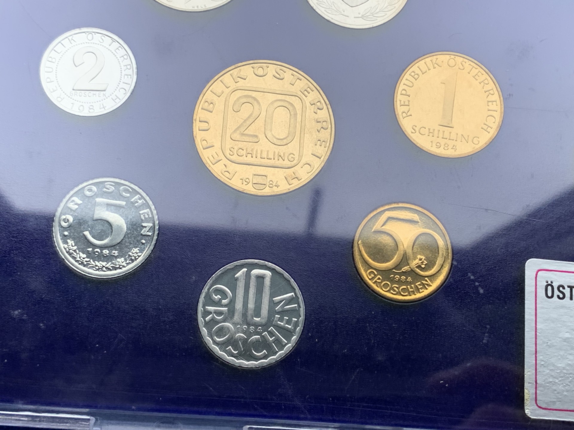 《竞宝斋》第154场-周日，周一，周四 3场 (全场包邮) 奥地利1984年 精制币八枚和一枚章