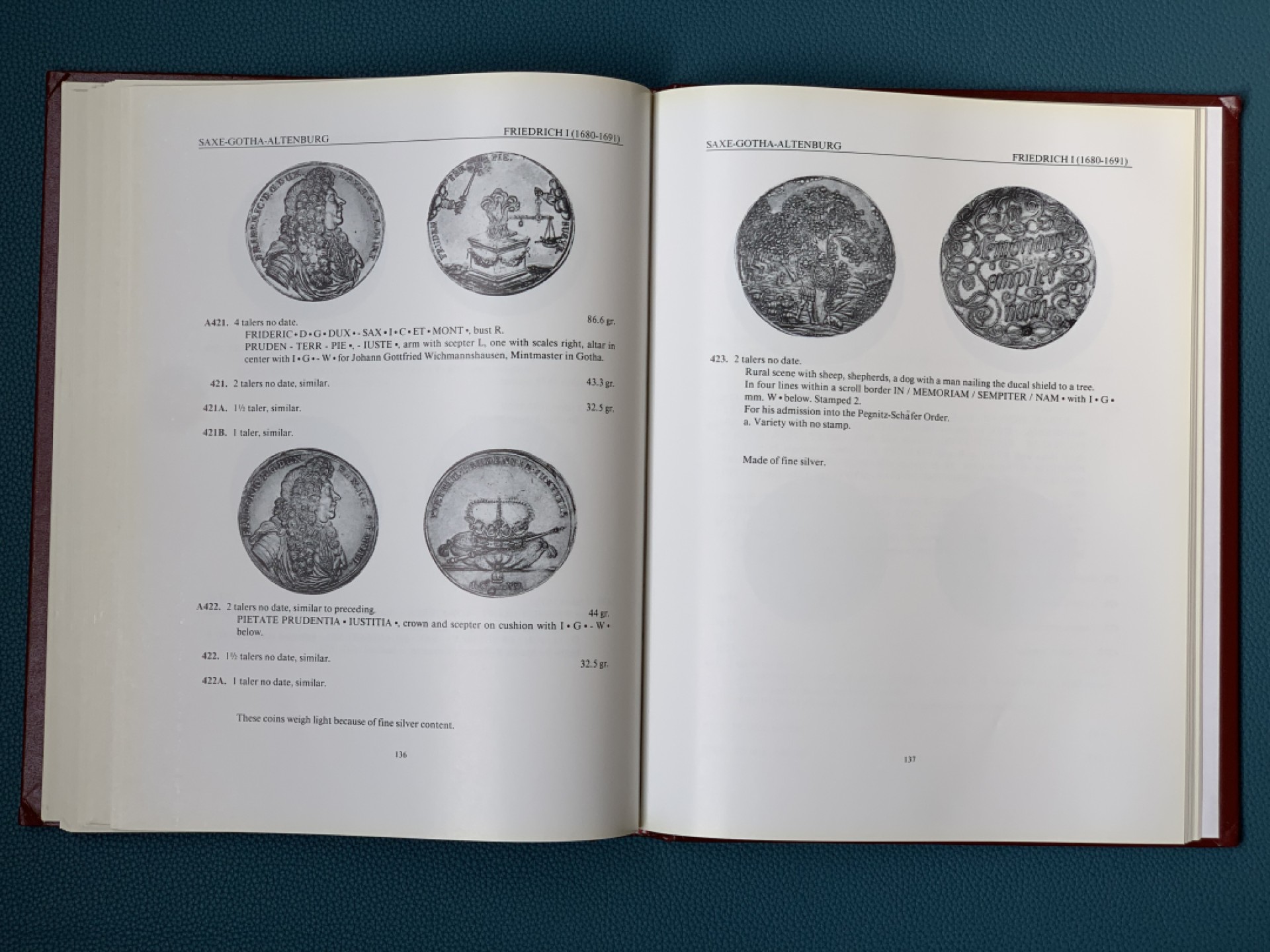 《竞宝斋》第154场-周日，周一，周四 3场 (全场包邮) 绝版书籍 达文波特 大直径银币目录 近全新，这本书更少见，国外也难寻，16世纪--19世纪，书籍为精装厚皮，纸张优良，很多稀少评级币此书均有收录，十分难得，值得收藏
