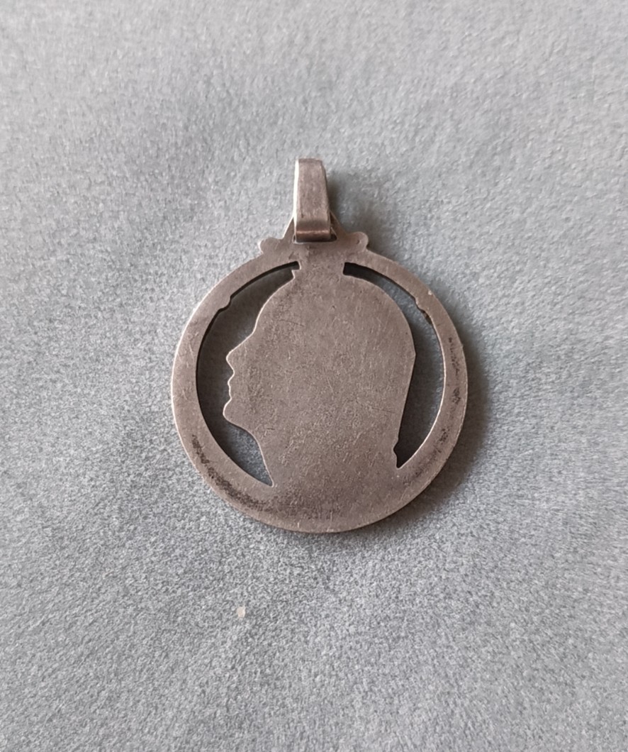 欧洲吊坠专场十一期 圣母银吊坠，25mm7g