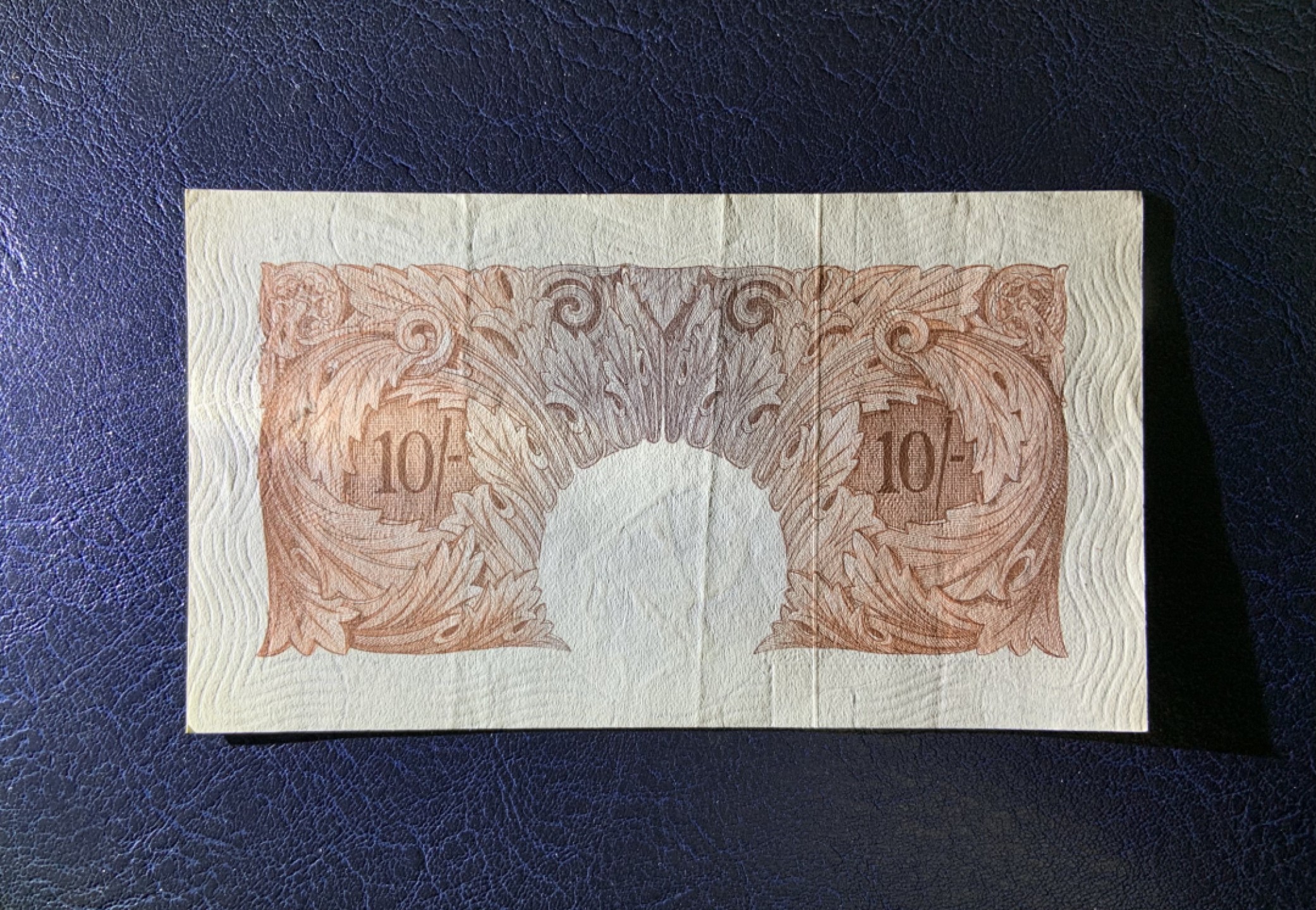 收藏联盟Quantum Auction 第250期拍卖  英国1950-55年10先令 非全新 品相如图 倒置号
