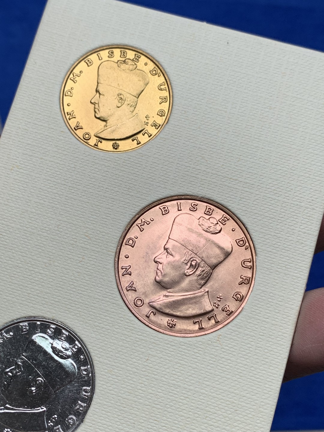 《竞宝斋》第154场-周日，周一，周四 3场 (全场包邮) 安道尔1984年 1/5/10第纳尔 天主教系列三枚 最大面值是银币 非常少见 发行量都是7500枚