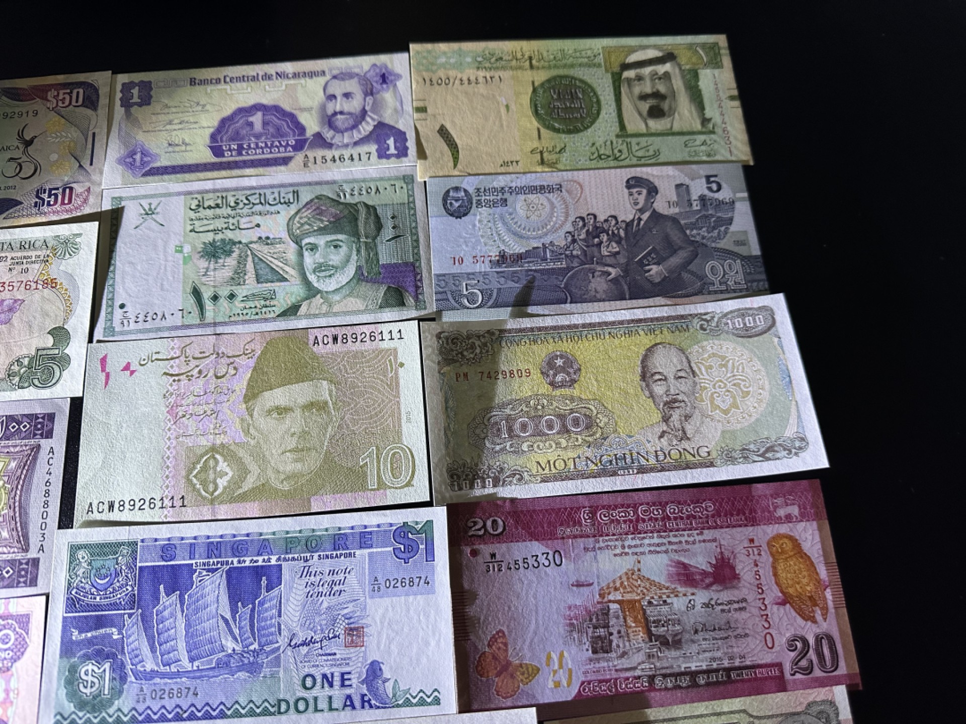 《外钞收藏家》第二百六十一期（连拍第一场） 17张精美纸币一起 全新UNC