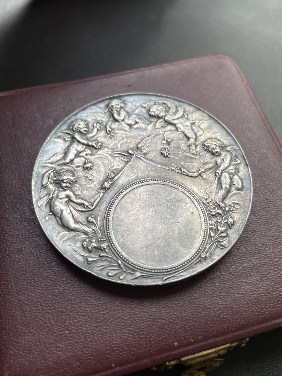 欧洲章牌-拍卖第20场 L.Bottee～法国婚礼原盒银章 （大版）