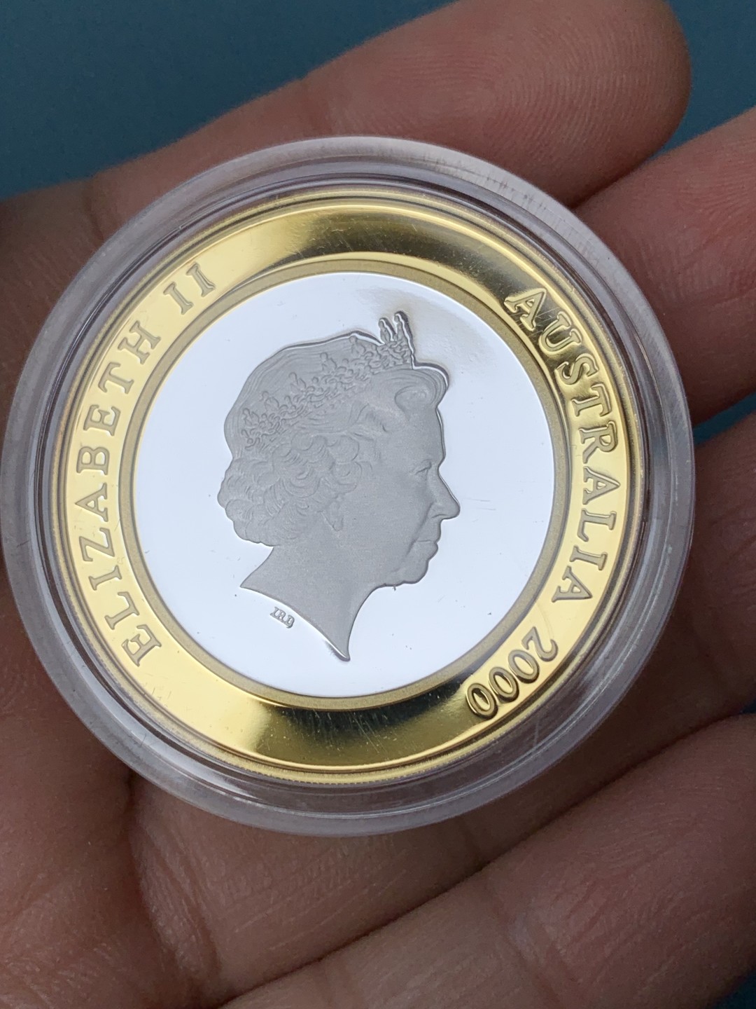 《竞宝斋》第154场-周日，周一，周四 3场 (全场包邮) 澳大利亚2000年 千禧年纪念 10元 精制大银币 边缘渡24K金子 币是纯银 36.01克