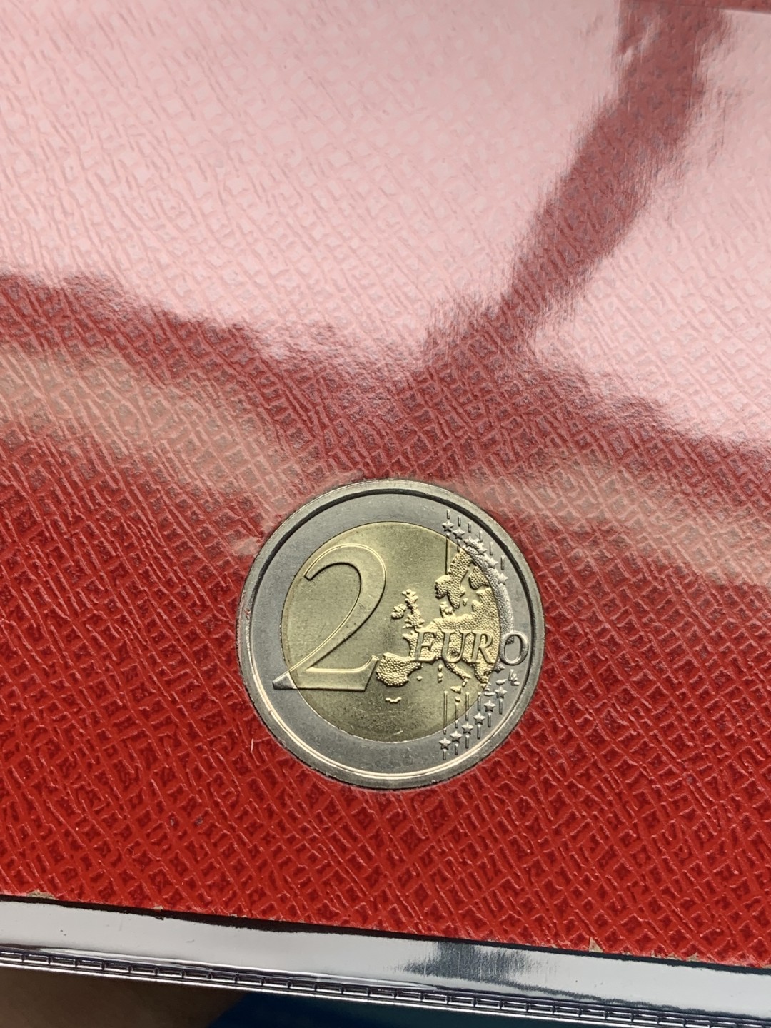 《竞宝斋》第154场-周日，周一，周四 3场 (全场包邮) 梵蒂冈2015年 2欧元 世界家庭日纪念币 梵蒂冈的都非常少见