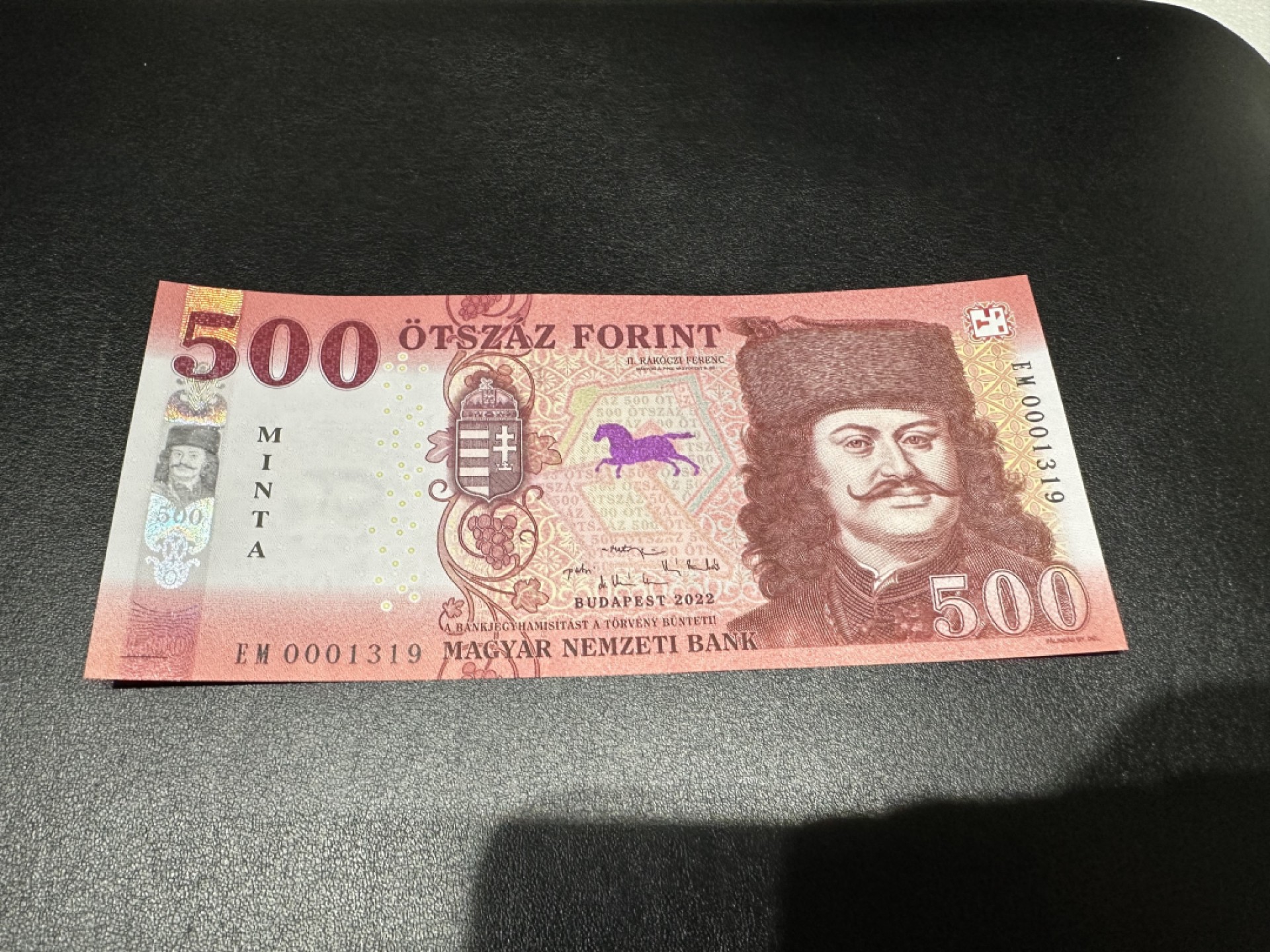 《外钞收藏家》第二百六十一期（连拍第一场） 2022年匈牙利500福林 千位号 全新UNC 样钞