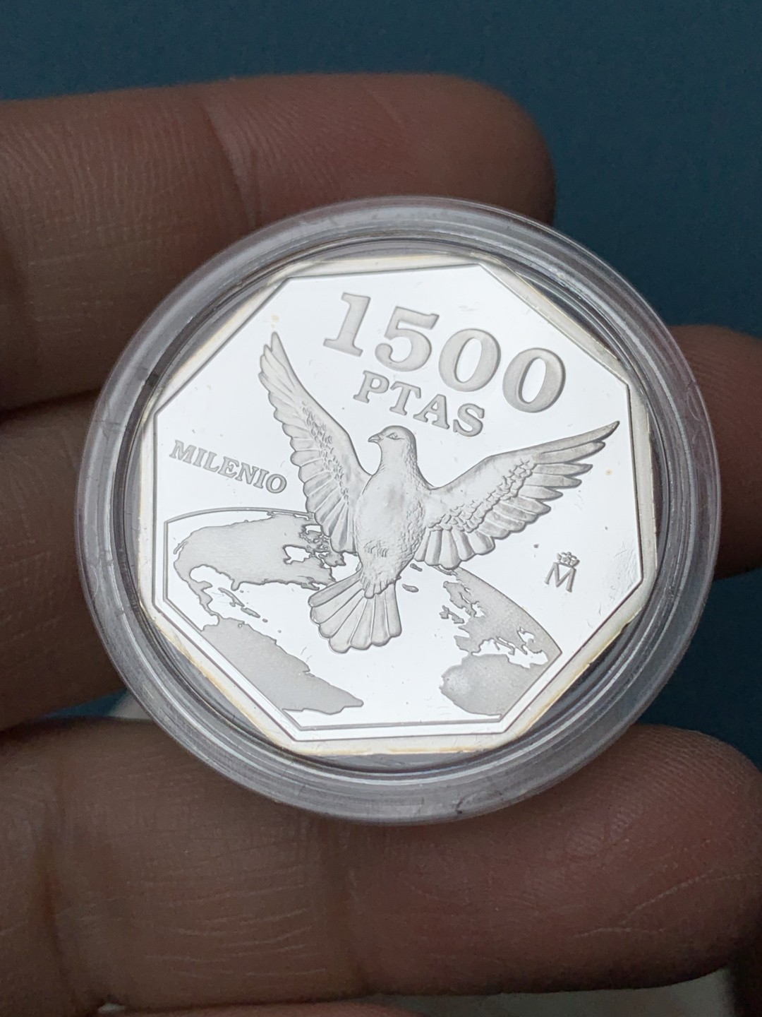 《竞宝斋》第154场-周日，周一，周四 3场 (全场包邮) 西班牙2000年 迎接千禧年 1500比塞塔八角型精制大银币