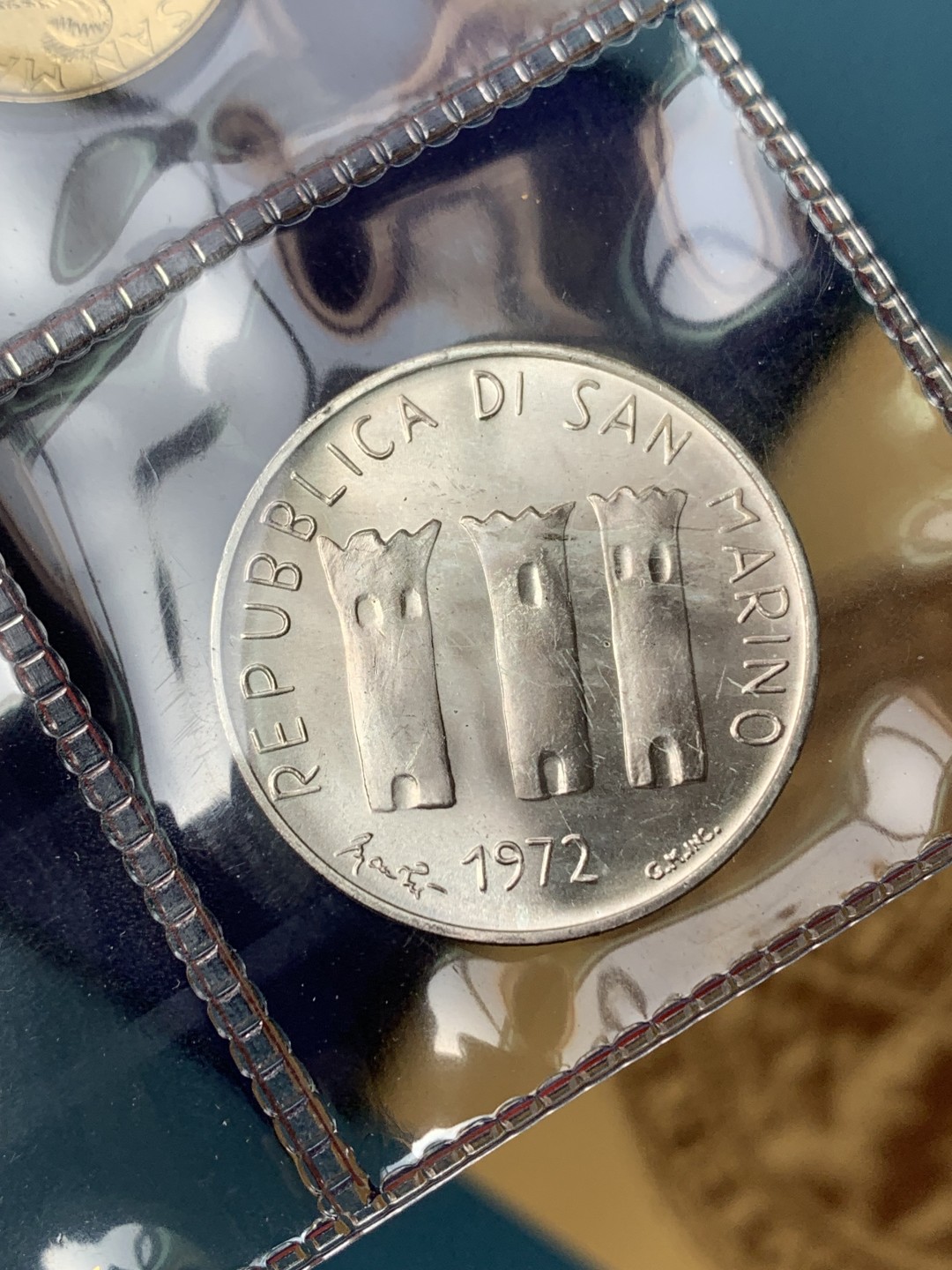 《竞宝斋》第154场-周日，周一，周四 3场 (全场包邮) 圣马力诺1972年 母婴节 八枚套 其中最大一枚是银币