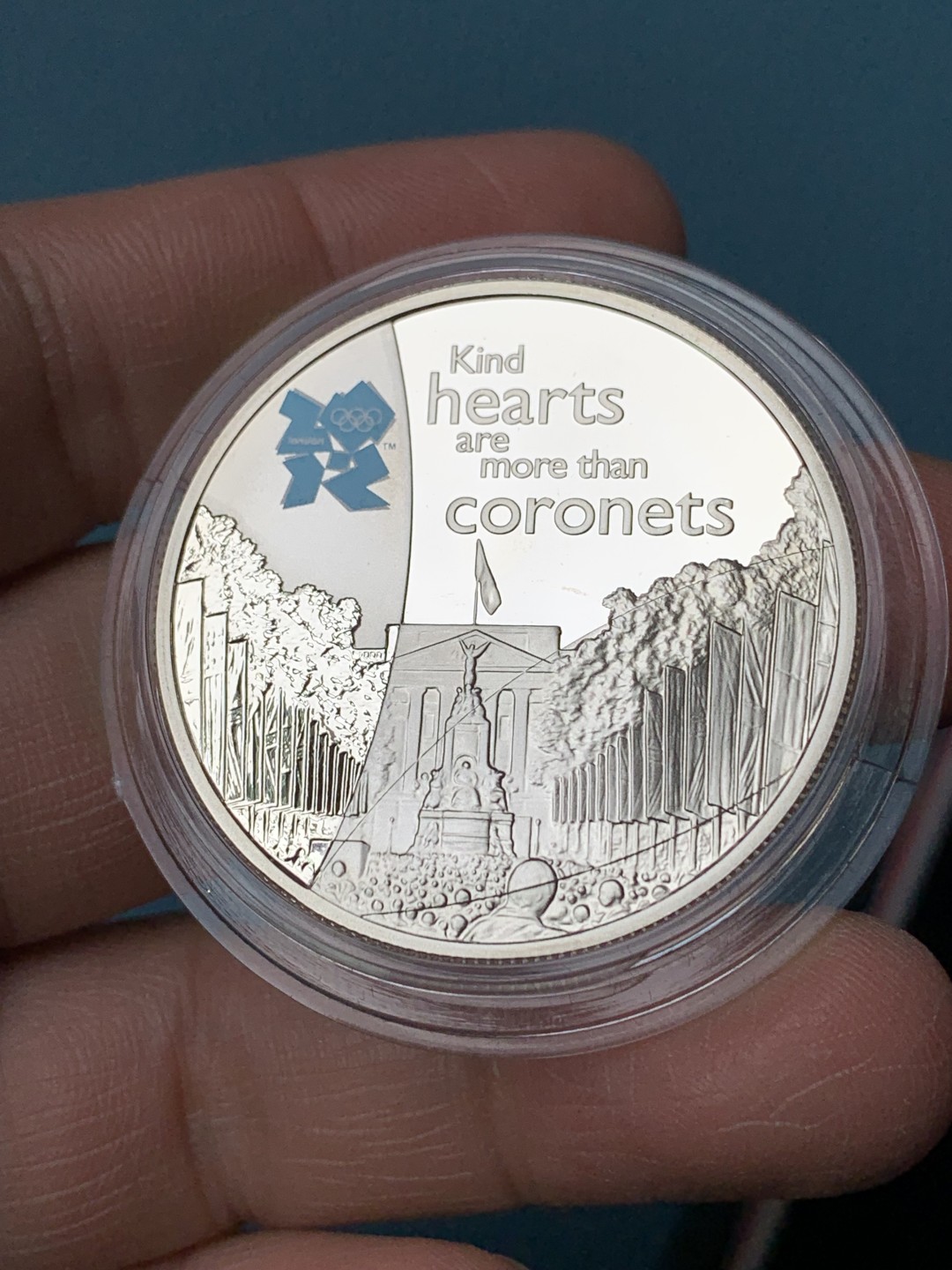 《竞宝斋》第154场-周日，周一，周四 3场 (全场包邮) 英国2010年 5镑精制大银币 原盒证书 少见品种