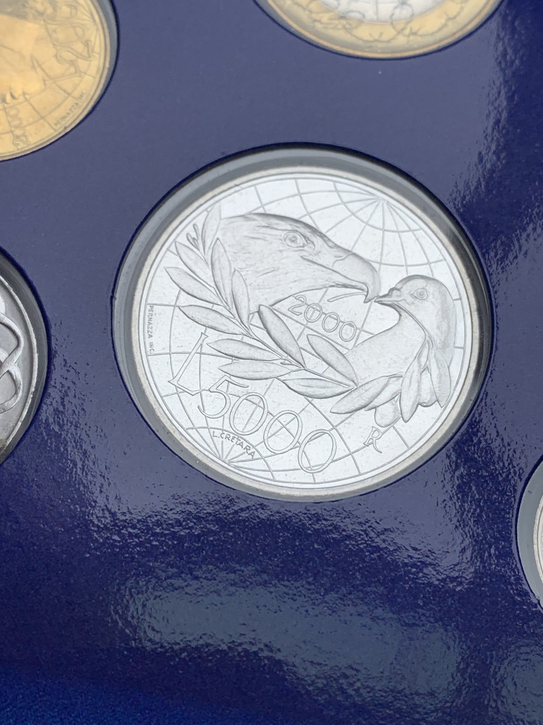 《竞宝斋》第154场-周日，周一，周四 3场 (全场包邮) 圣马力诺2000年 八枚套 其中最大的5000里拉是银币 