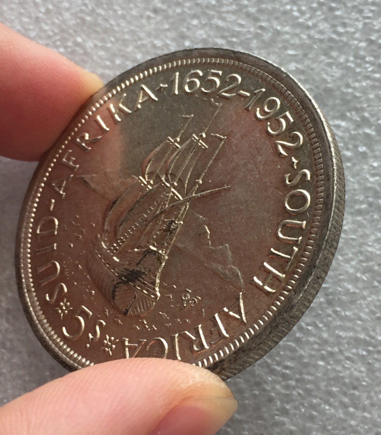 方圆集藏第三期专场 11220-南非1952年5先令克朗开普敦建城300周年