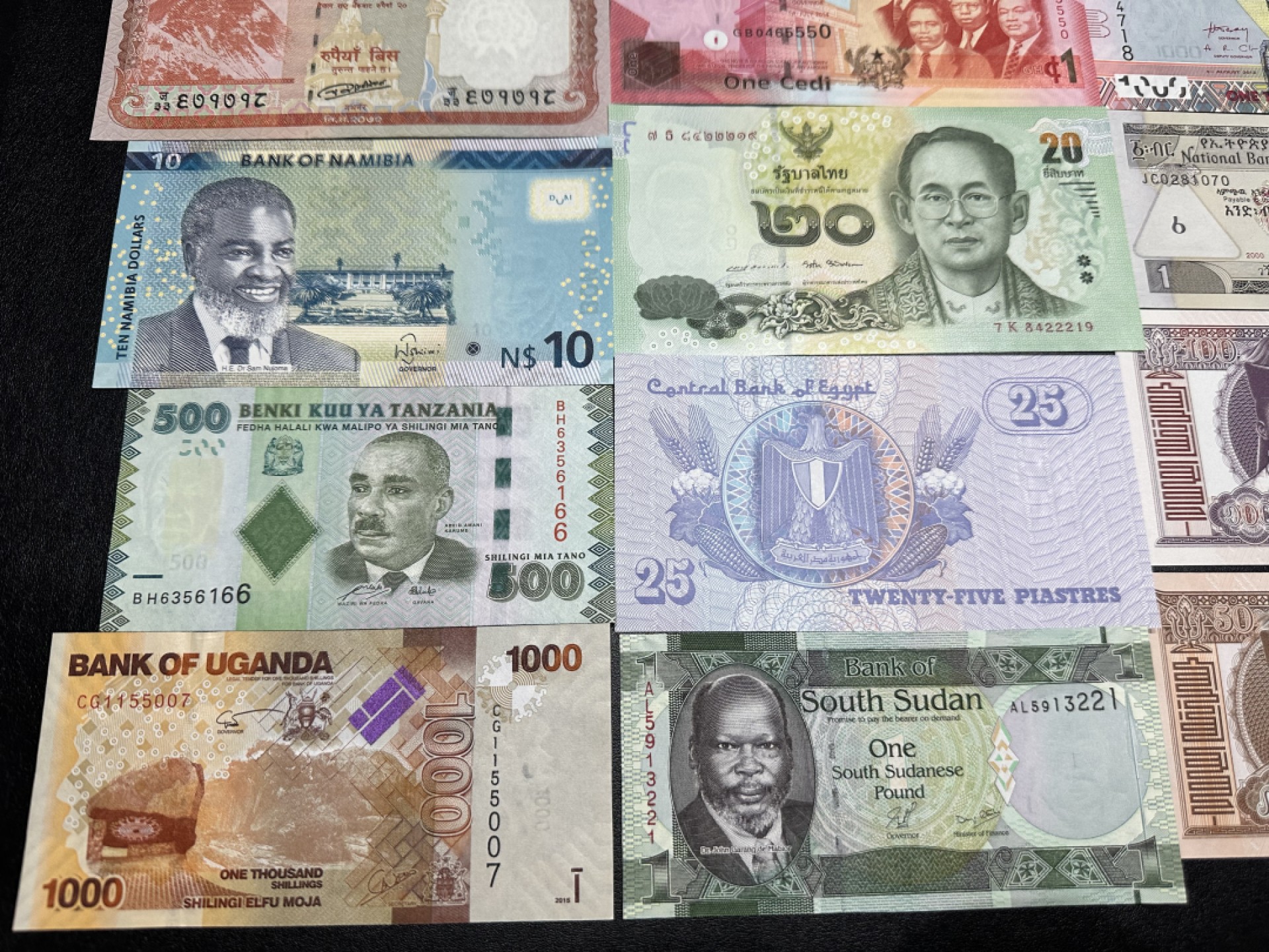 《外钞收藏家》第二百六十一期（连拍第一场） 20张精美纸币一起 全新UNC