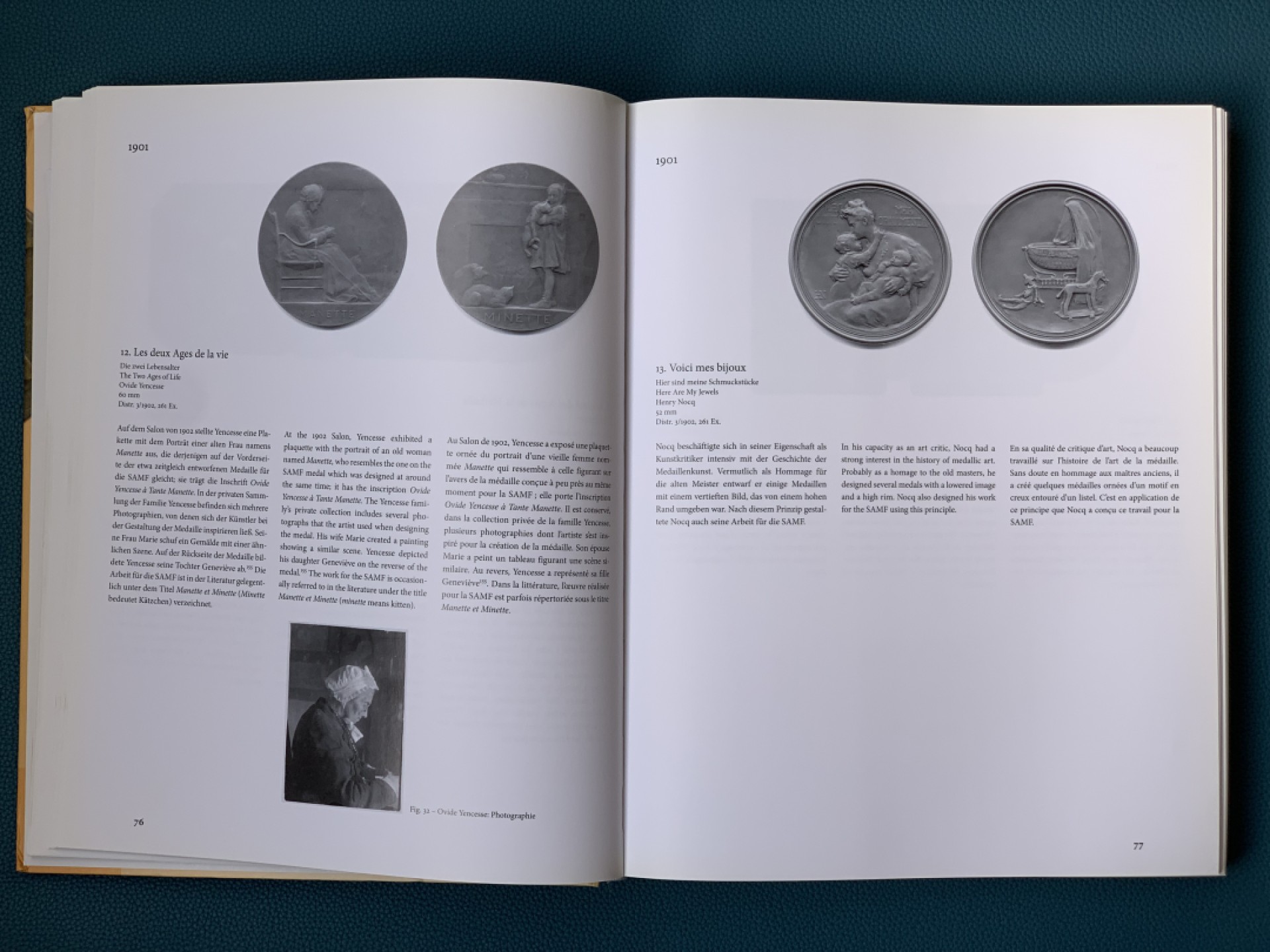 《竞宝斋》第154场-周日，周一，周四 3场 (全场包邮) 马耶尔法国章牌标准目录 ，415页纸张精良，书重5斤多，画面精美。法系麦朵尔章牌必备书籍，几乎涵盖所有法系章牌的介绍