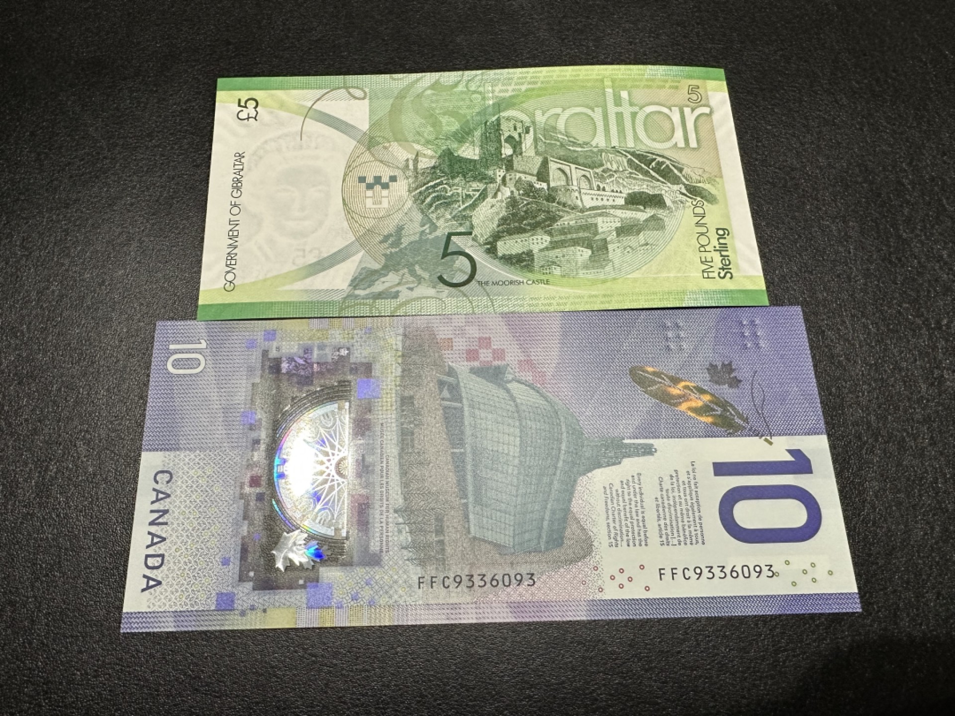 《外钞收藏家》第二百六十一期（连拍第一场） 直布罗陀5镑 AAA冠+加拿大10 两张一起 全新UNC