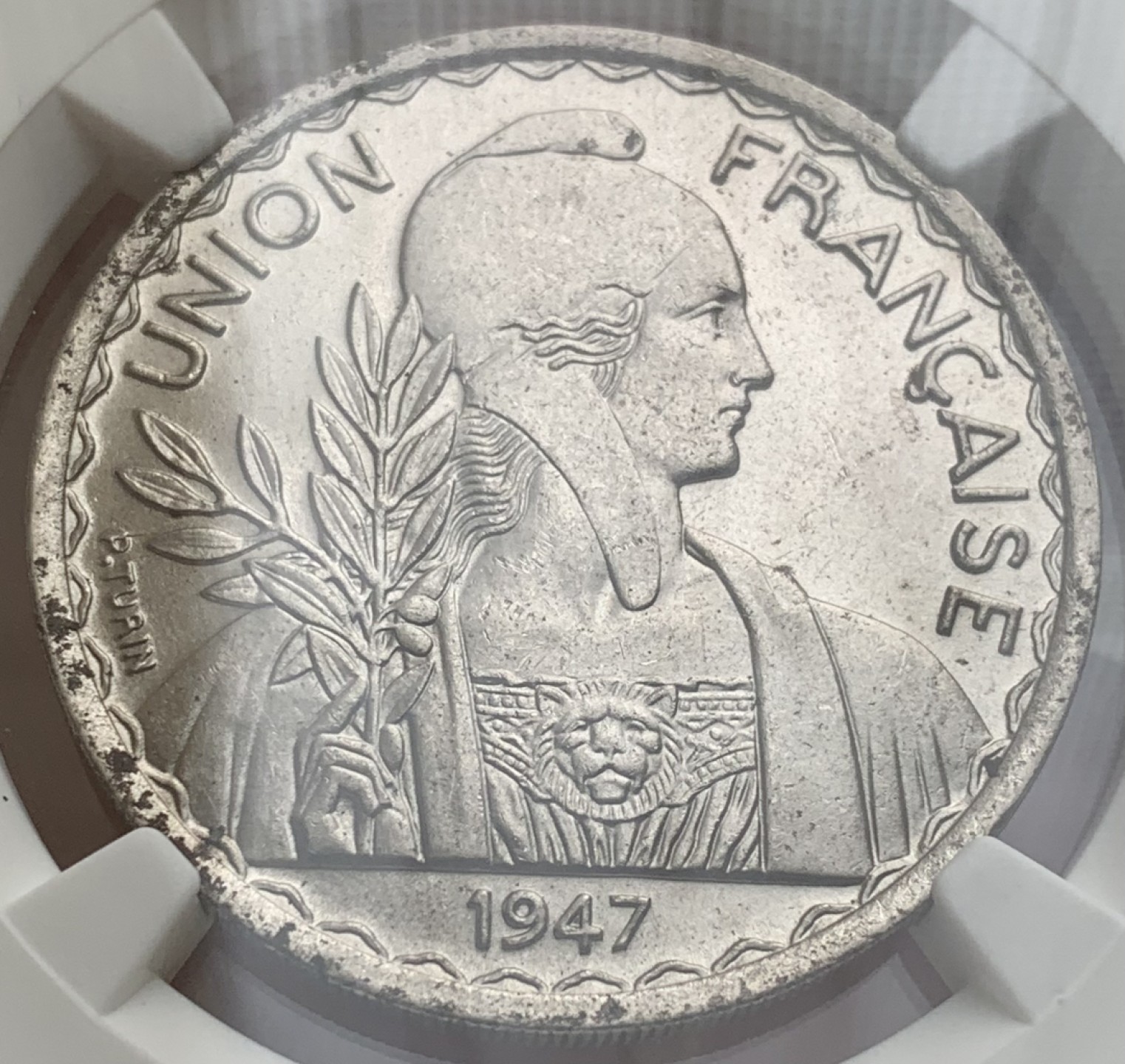 瓶子🏺第87期拍卖会 法属支拿1947年1皮  NGC MS64