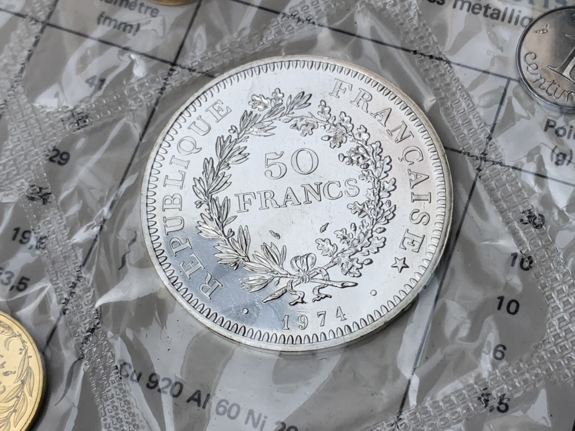 《竞宝斋》第154场-周日，周一，周四 3场 (全场包邮) 法国1974年 九枚套 大力神50法郎套币 造币厂封装状态一流