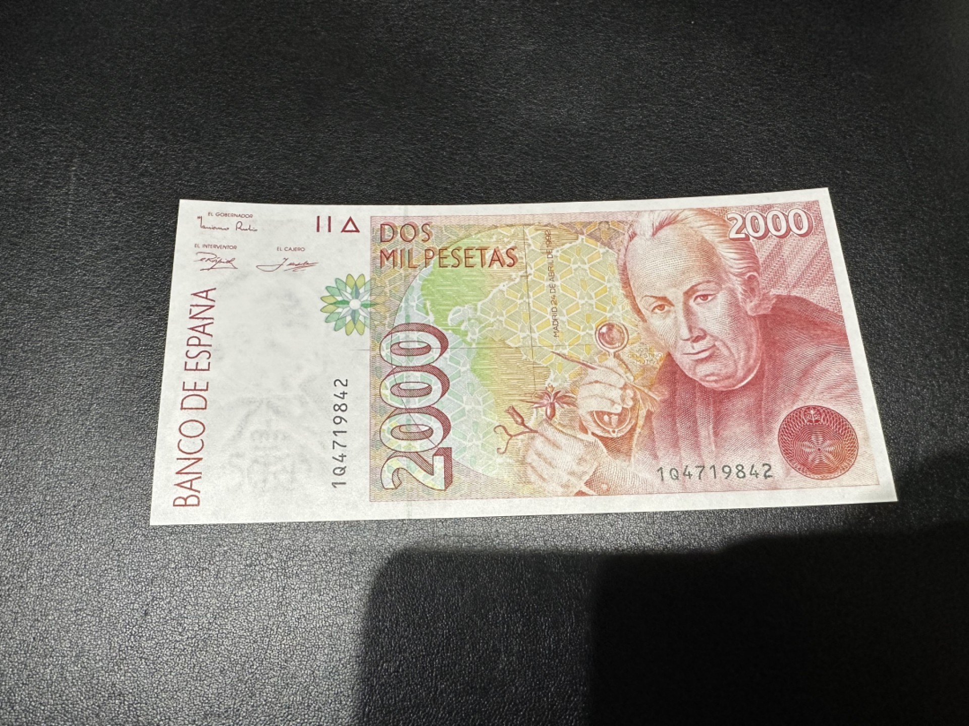 《外钞收藏家》第二百六十一期（连拍第一场） 西班牙2000比塞塔 全新UNC